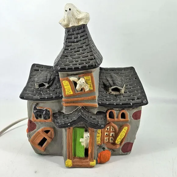 unmarked Holiday Halloween Haunted House Mansion Lighted